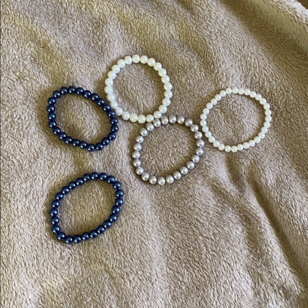 Pearl brackets